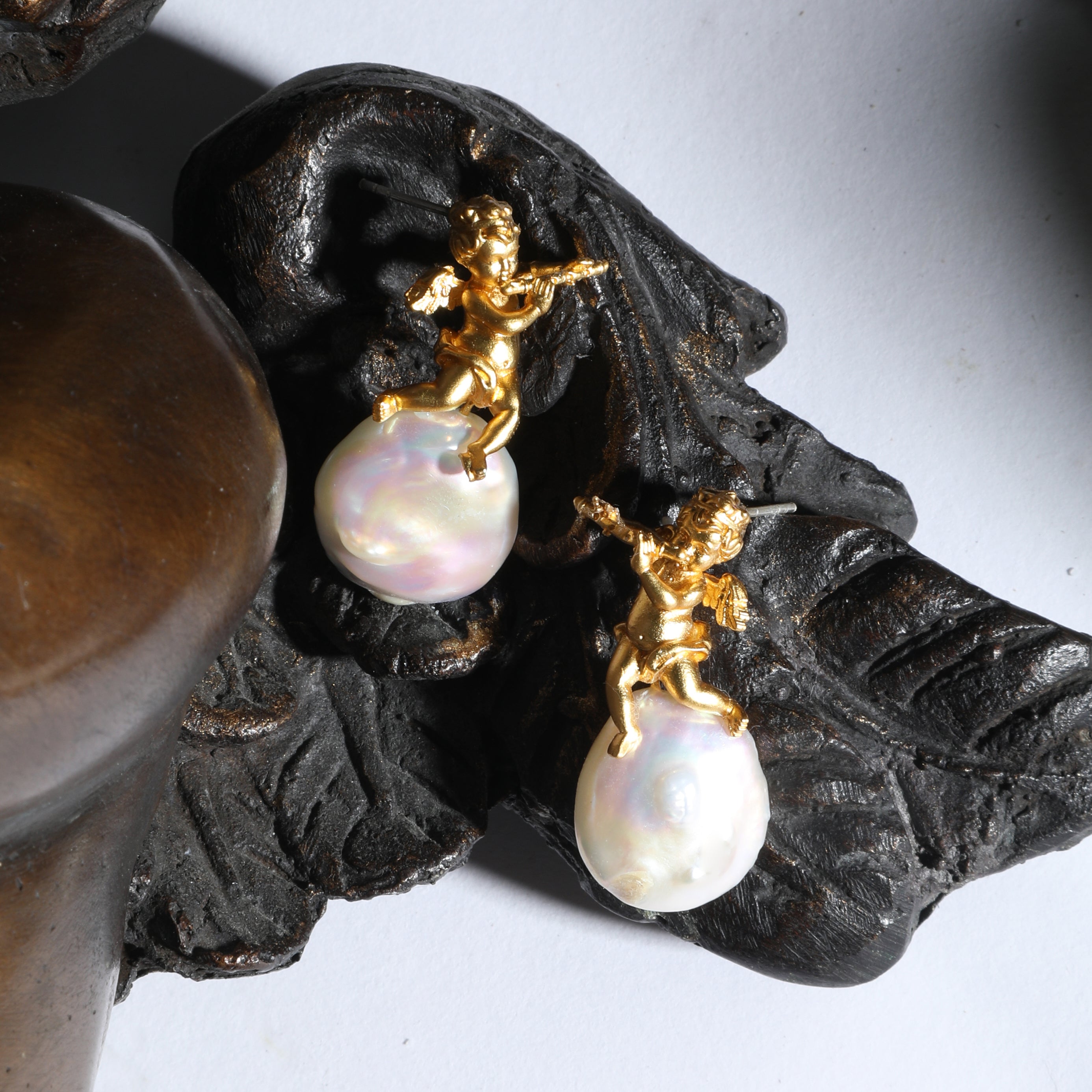 CUPID WITH BAROQUE PEARLS EARRINGS – futuretreasureny