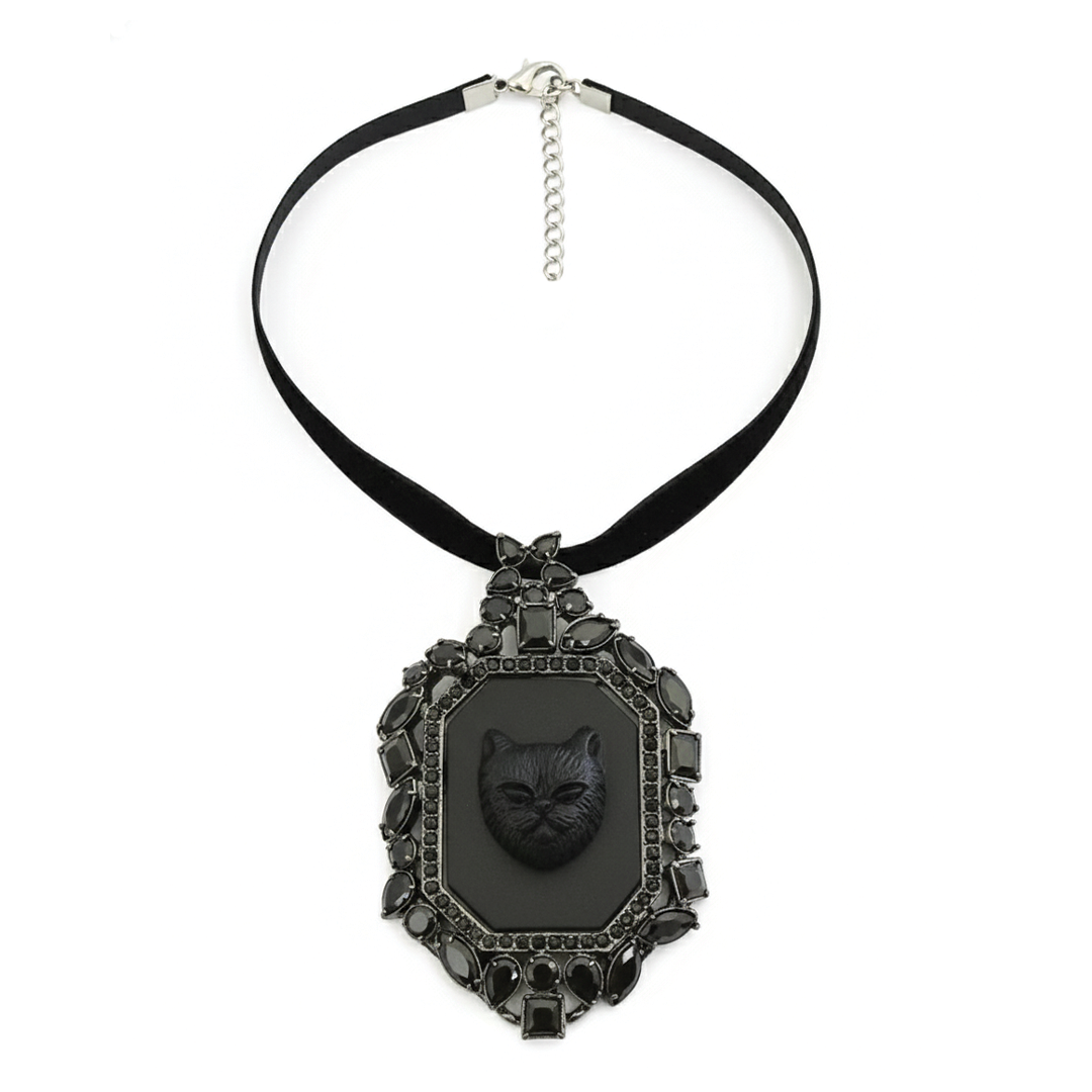 THE ROYAL CAT NECKLACE