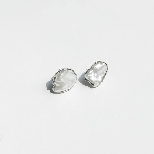 curve cave silver earring