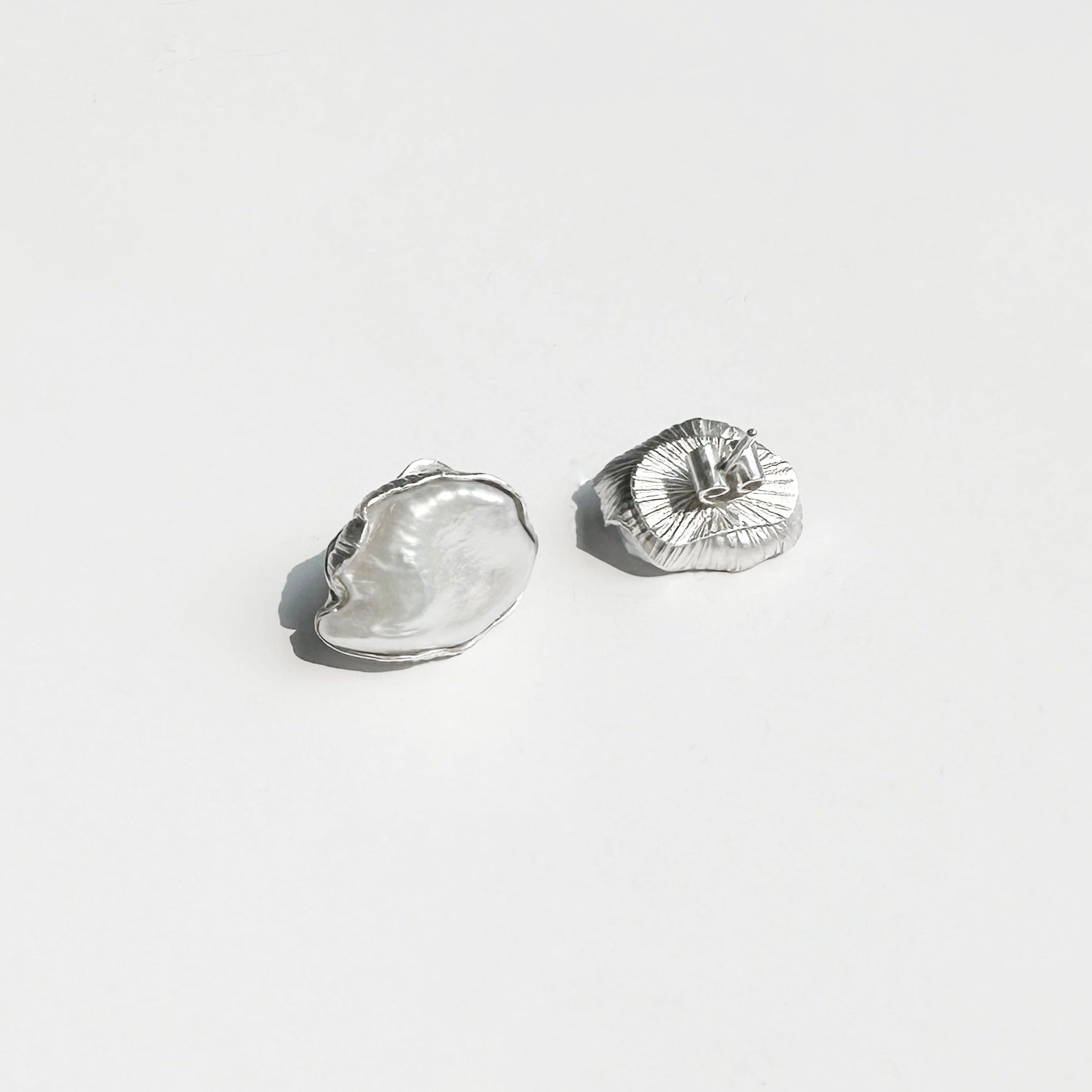 curve cave silver earring