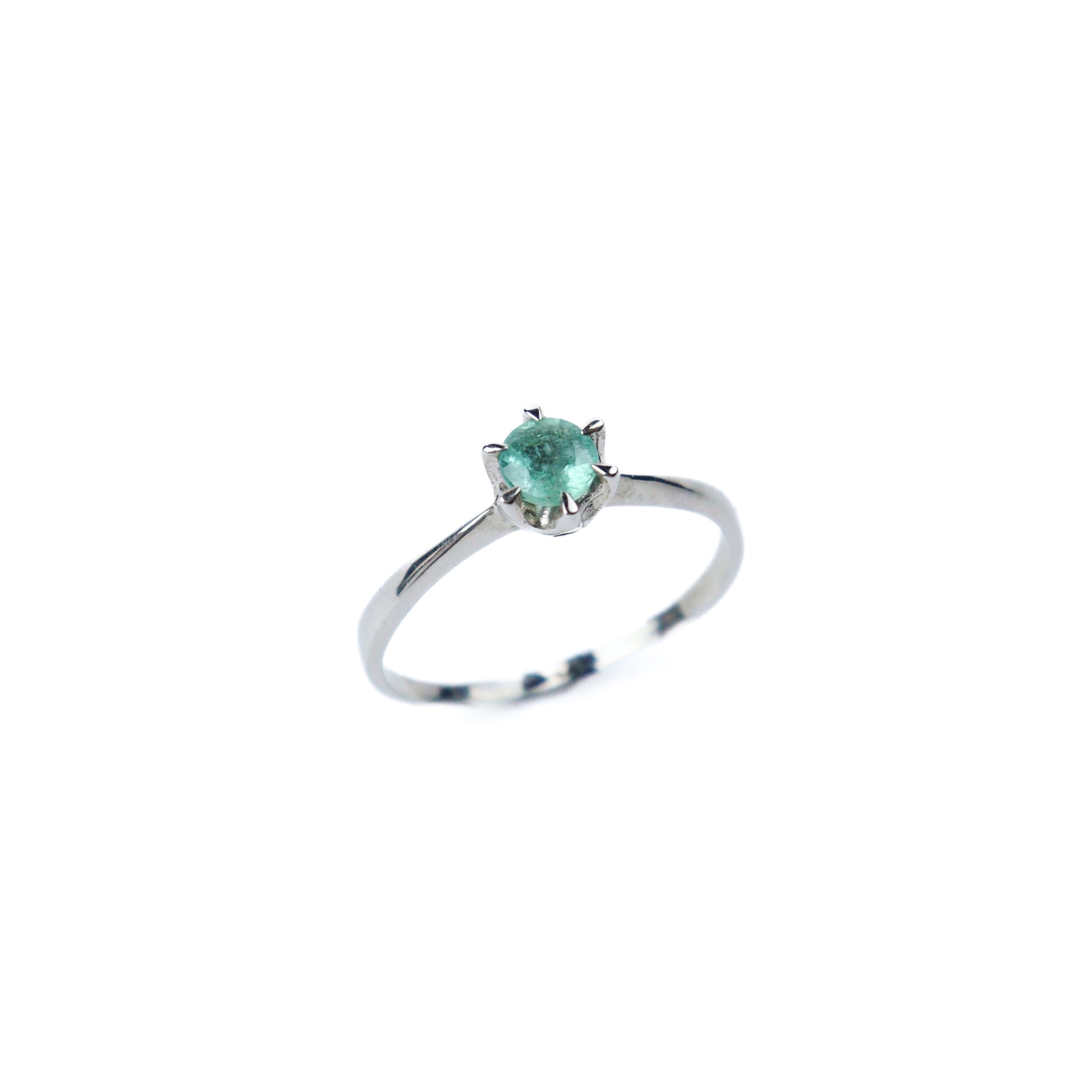 Emerald silver ring