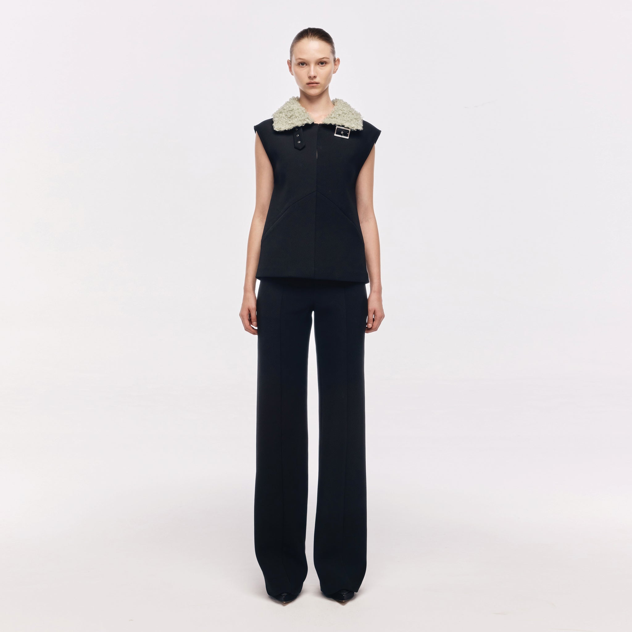 Sleeveless Blouse with Detachable Faux-Fur Collar
