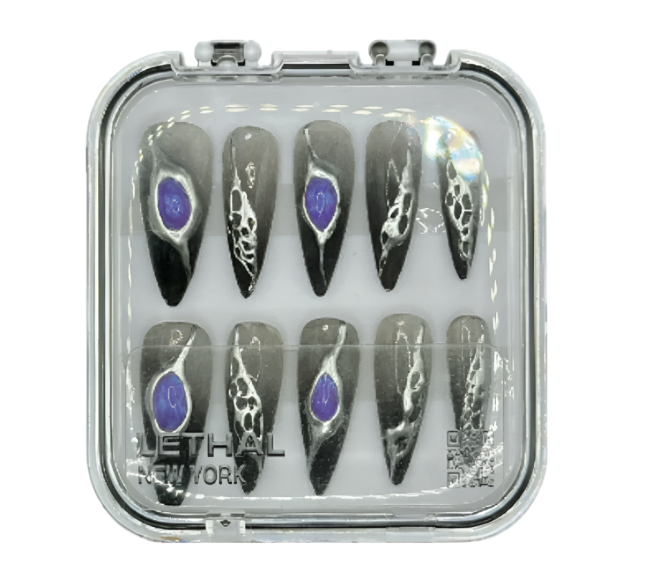 The Ripple in Time Press-on Nail Set