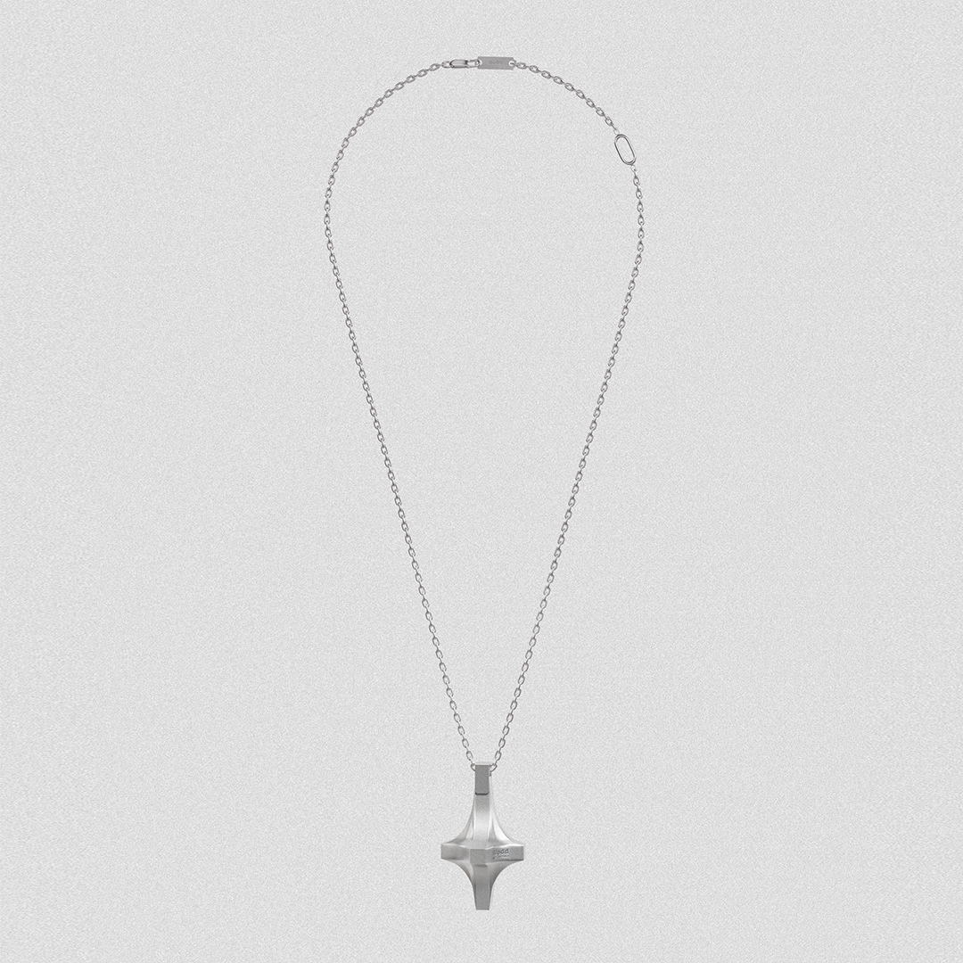 FOUNDATION NECKLACE 01